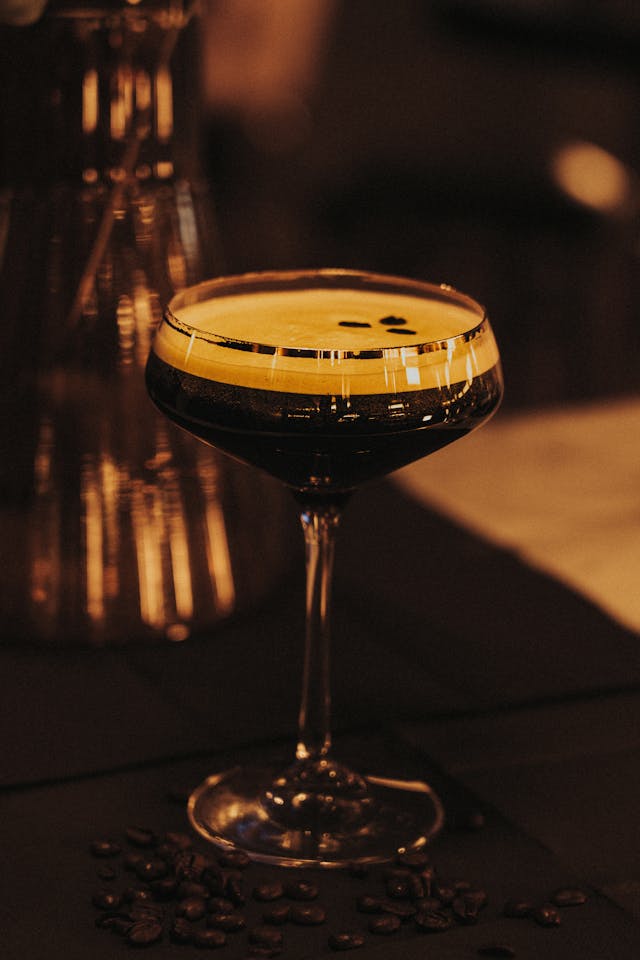 espresso martini con 3 chicchi di caffé